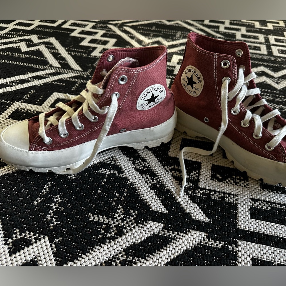 Women’s platform Converse